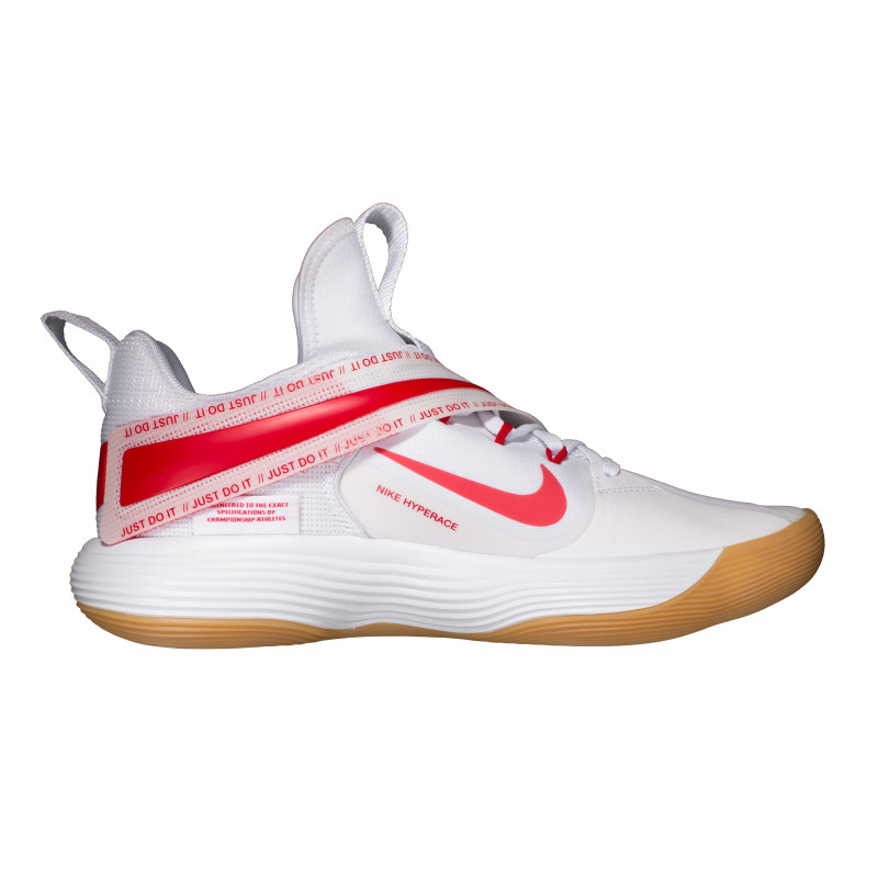 chaussure de volley adidas